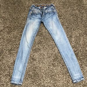 Rock revival skinny jeans. Light wash.